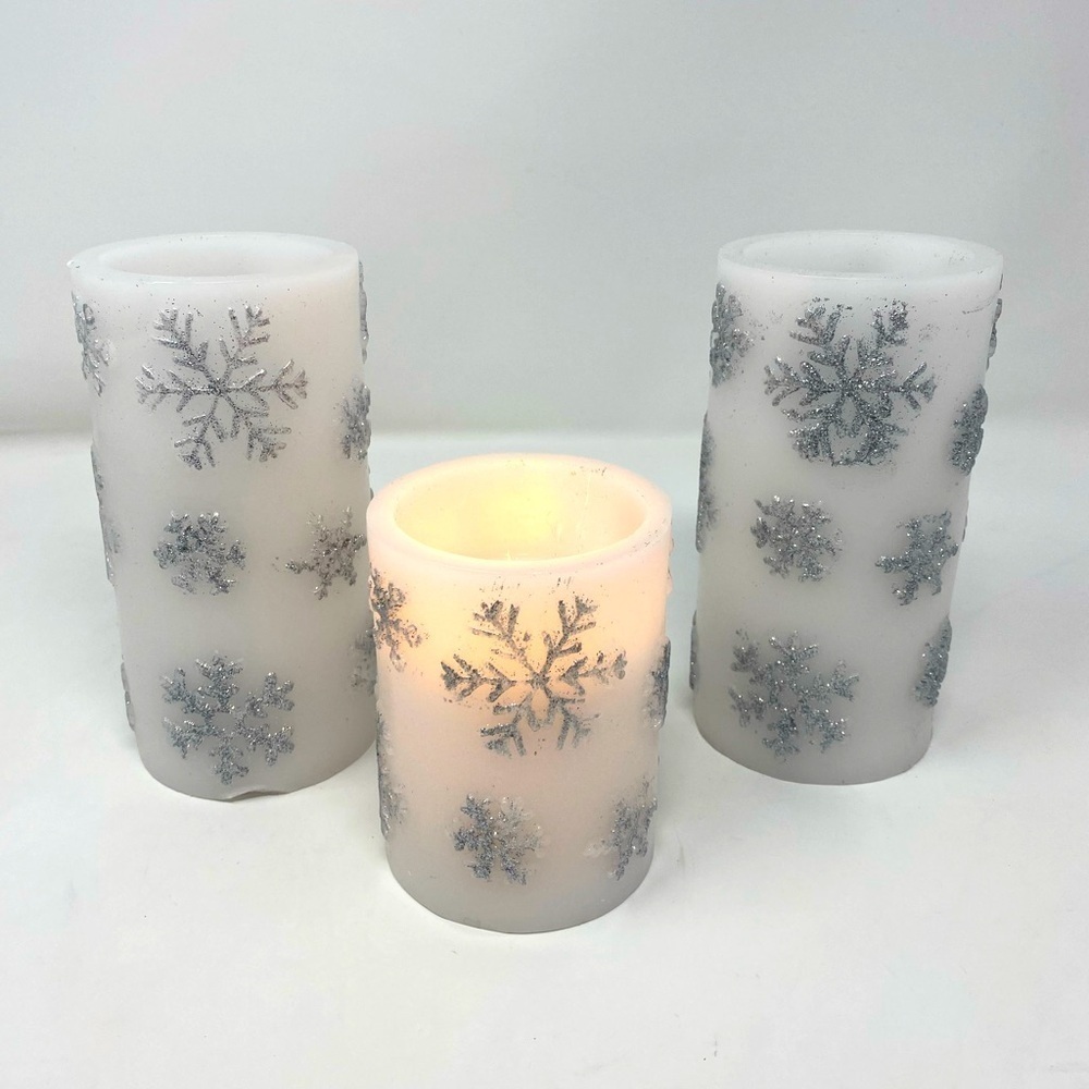 Set of 3 Silver & White Faux Snowflake Glitter Candles